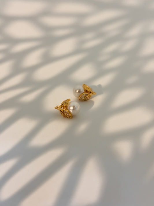 Dainty wedding earrings for bridesmaids