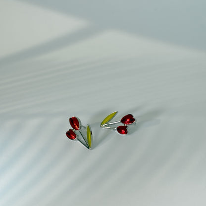 dainty, Pair of red tulip-shaped earrings on a daily chic style