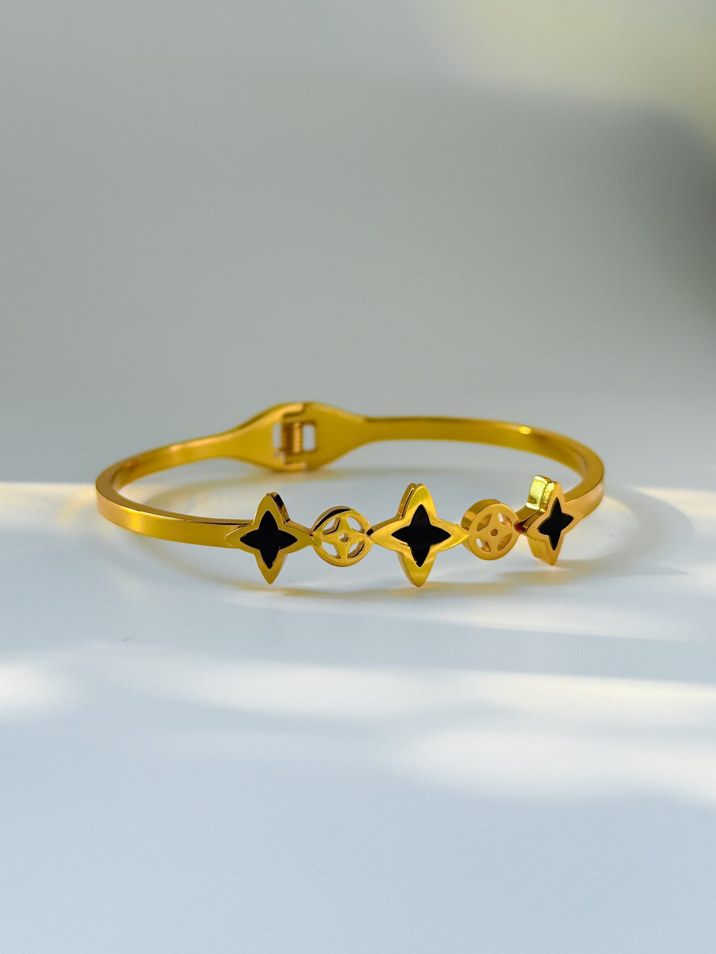 Tri Star