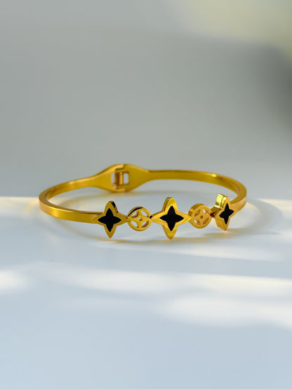 Tri Star