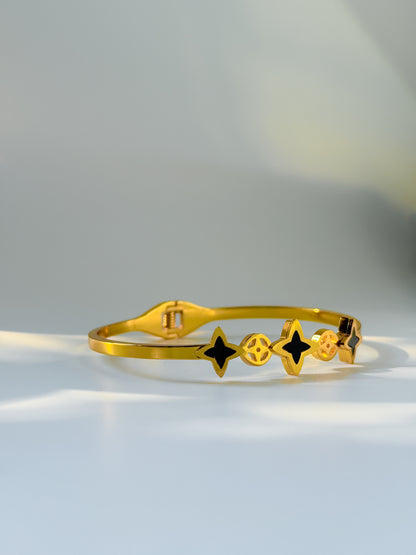 Tri Star
